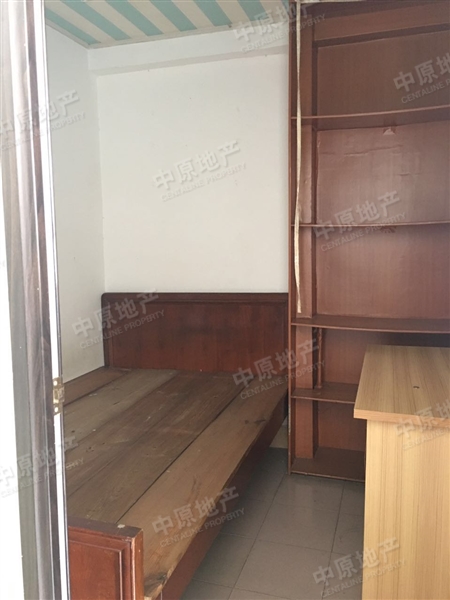 宝华路305号-主卧