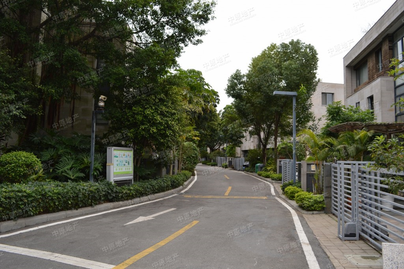 四房两厅 豪华装修 家私电器齐全 拎包入住 物美价廉,广州黄埔区萝岗