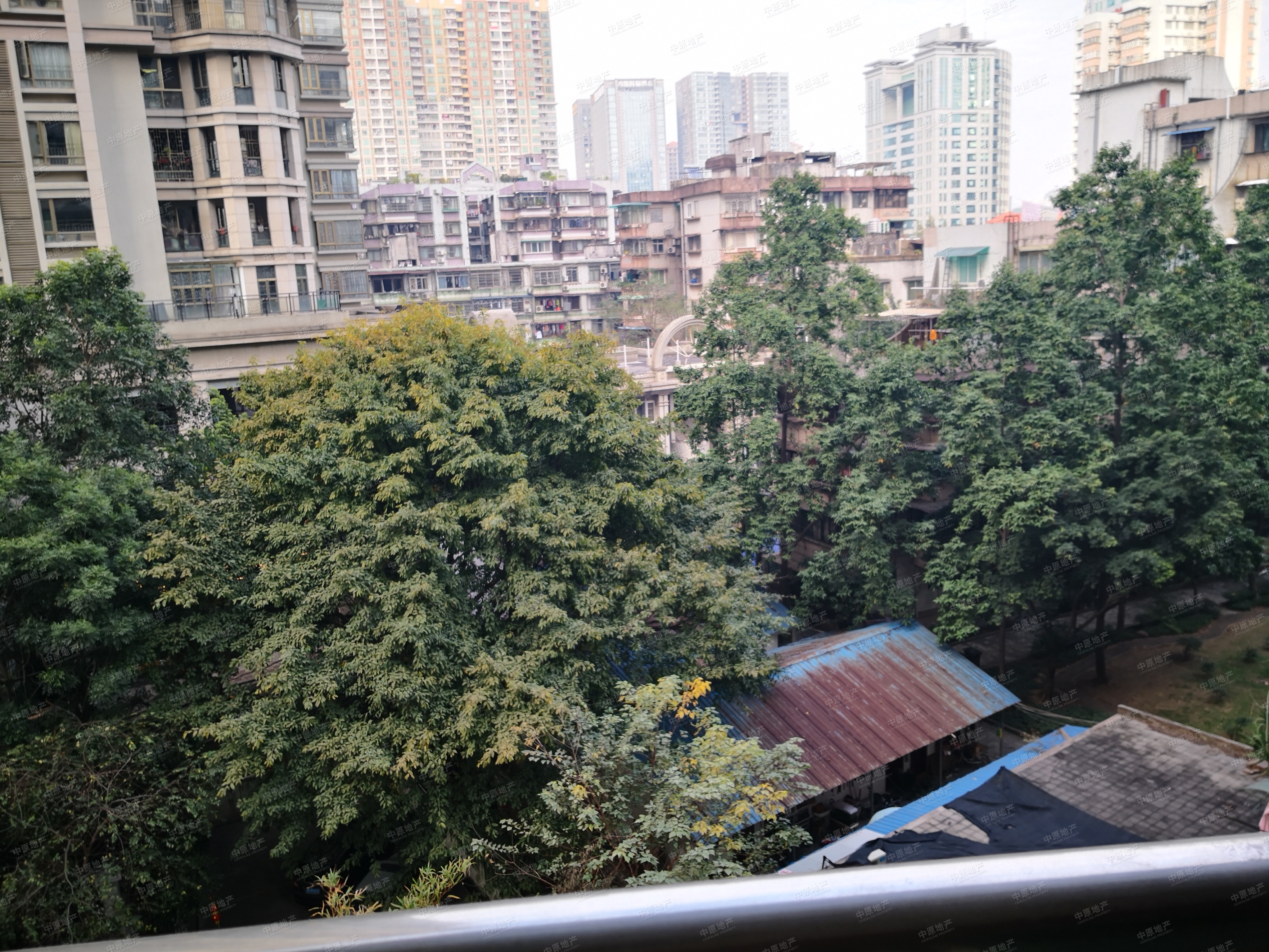 侨林苑 一房一厅带阳台 户型方正 实用大房 家电齐全