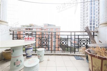 富豪山庄聚龙华庭-阳台