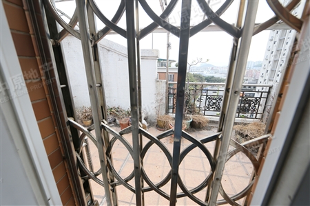 富豪山庄聚龙华庭-阳台