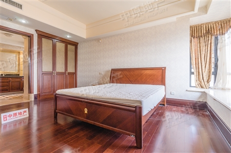 汇景新城中央庭园-主卧