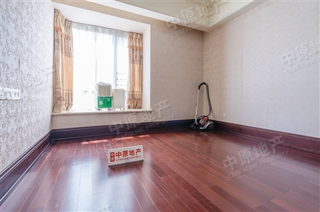 汇景新城中央庭园-次卧