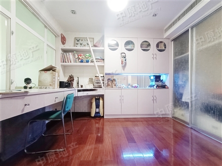 第三金碧花园-主卧