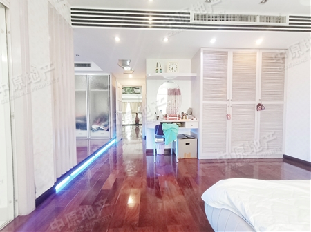 第三金碧花园-主卧