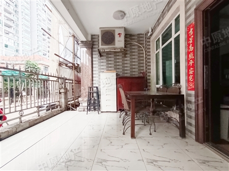 第三金碧花园-入户花园