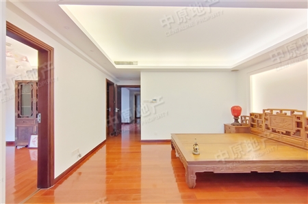 金山谷花园别墅-主卧