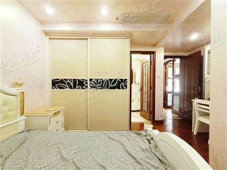 天鹅湾一期-次卧