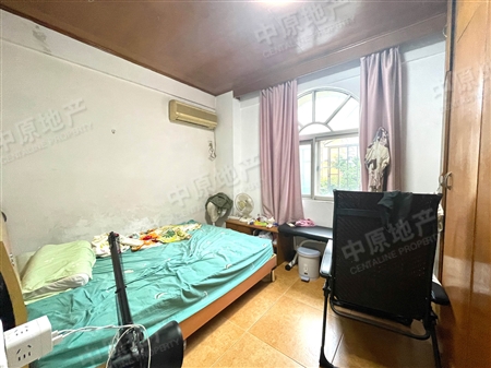 华景新城三期龙门阁-次卧