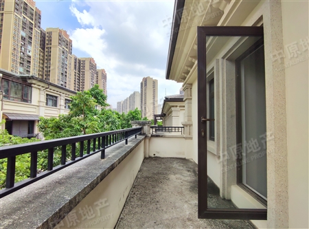 龙湖首开天宸原著(一期)-阳台