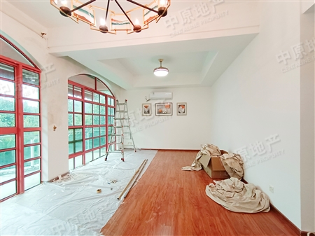 白云堡豪苑-次卧