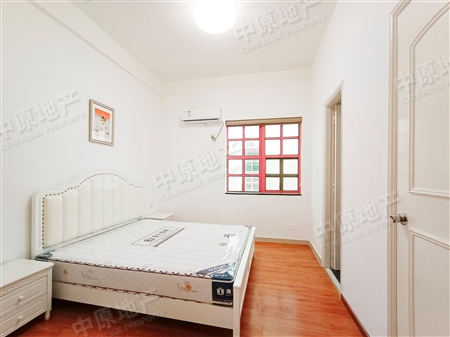 白云堡豪苑-次卧