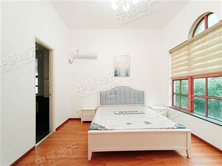 白云堡豪苑-次卧