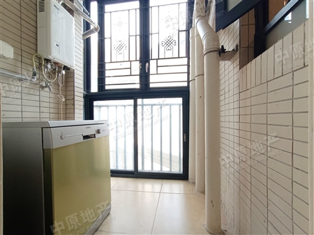 中海花湾壹号A区(中海锦汇华庭)-生活阳台