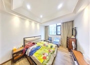 金湖花园翡翠山别墅-主卧