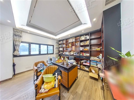 金湖花园翡翠山别墅-次卧