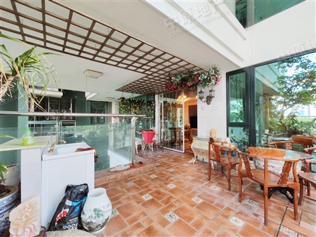 金碧华府-阳台