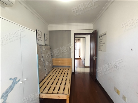 万科城市花园-次卧