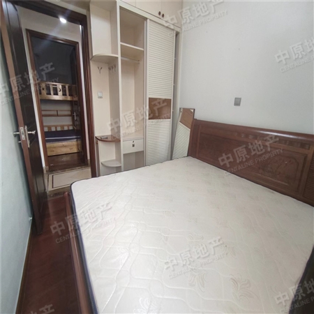 美林湖畔花园-次卧