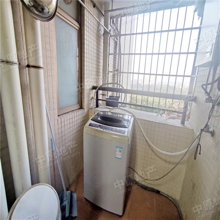 美林湖畔花园-生活阳台