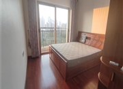 美林湖畔花园-主卧