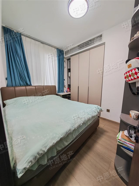 华景新城陶然庭苑-主卧