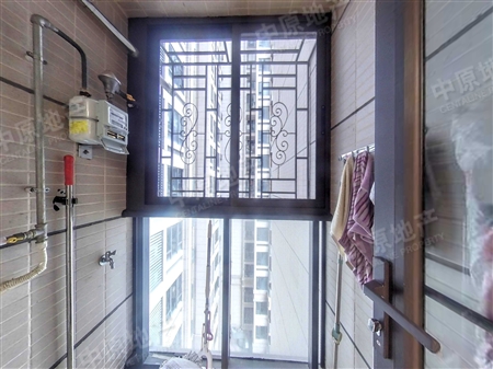 保利罗兰花园(保利罗兰国际)-生活阳台