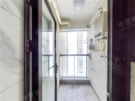 越秀品秀星樾-生活阳台