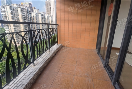 凯旋新世界枫丹丽舍-阳台