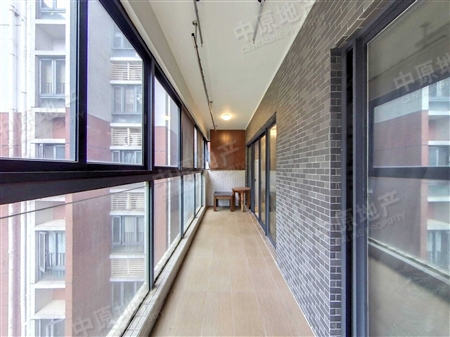 越秀岭南山畔-阳台