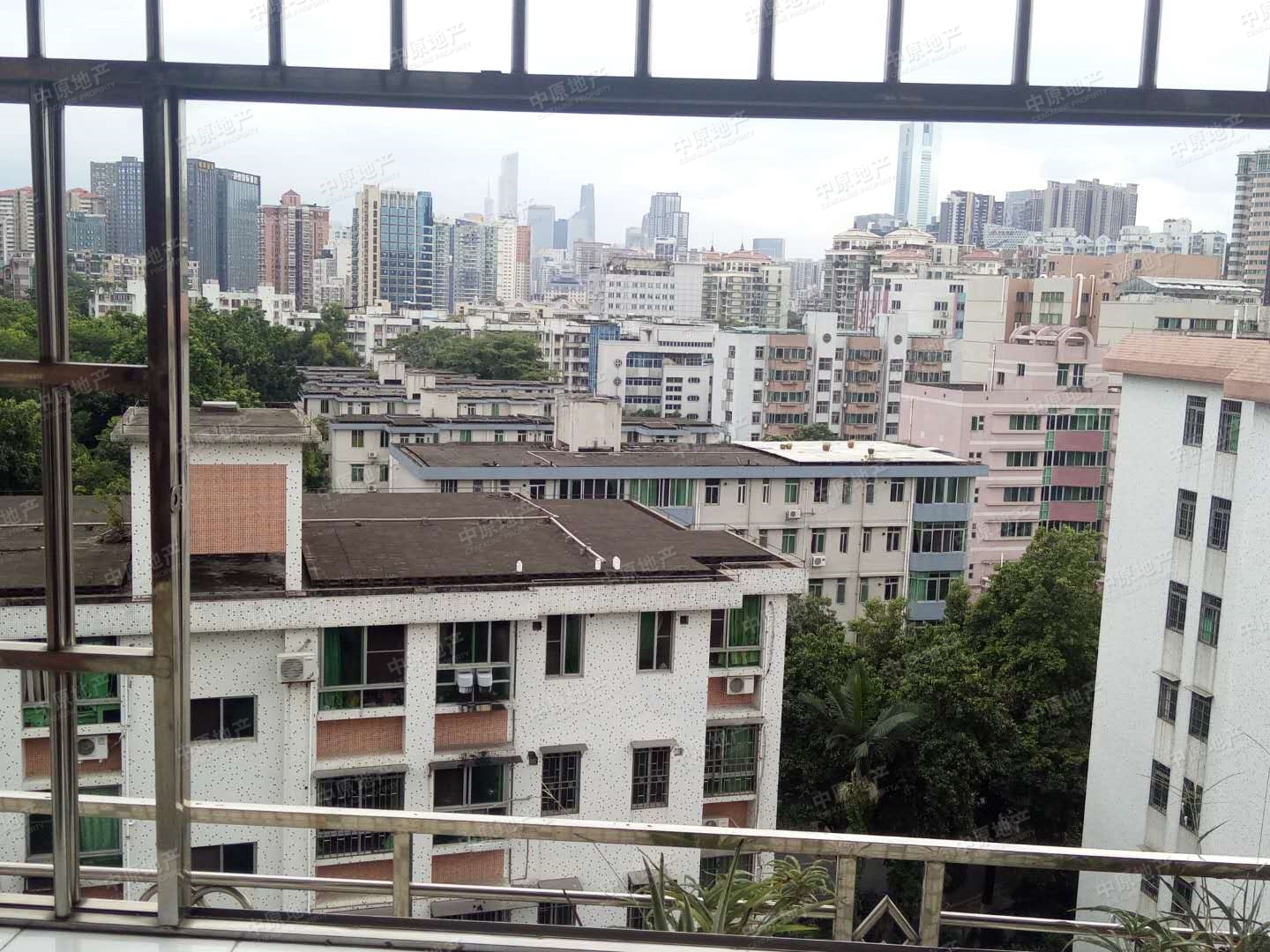 高胜花园 稀有三房出售 性价比高 过五年 黄金楼层采光好