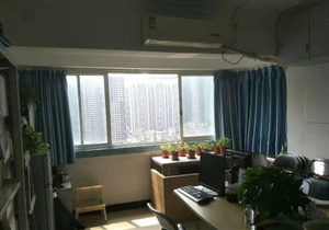 广信花园惠兰阁 地铁口 南向大三房 证过五年 看房方便