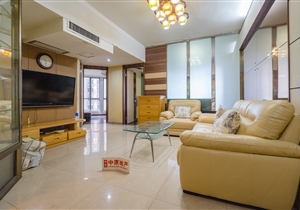 中怡城市花园 地铁口 中信旁 南向 中层 证过五年