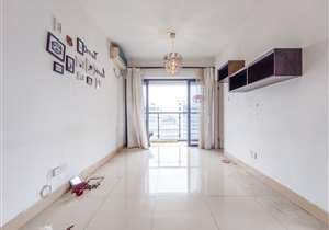 嘉尚国际公寓.产权清晰，证过五年，交易手续方便快捷，