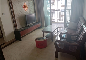 带精装修，全新未住保养新2：地铁口物业，自带有小区花园，近地