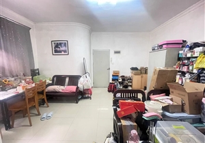 体育西路，地铁口，东南向，电梯三房，证过五年，看房方便