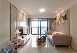 保利天悦三期公寓，两房两厅，采光充足，视野开阔，使用率超高