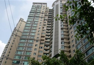 龙口小区 中层 大两房 可改三房 过五年