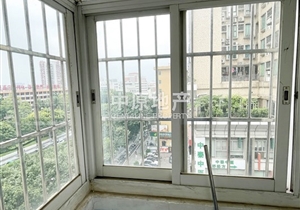 地理位置优越， 2.公交地铁十分方便。出行方便，上下班方便，