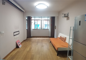 大院管理 户型方正 住家温馨装修 方正安静三房